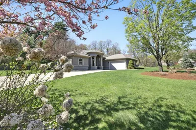 80 Orchard Rd 1