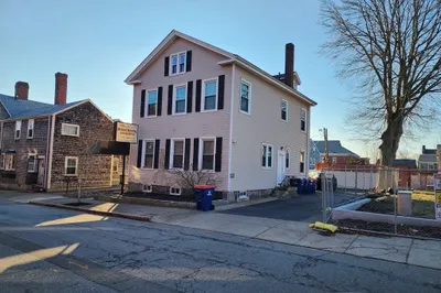 84 Spring St