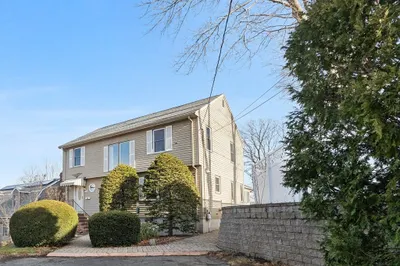 99 Maplewood Rd 1