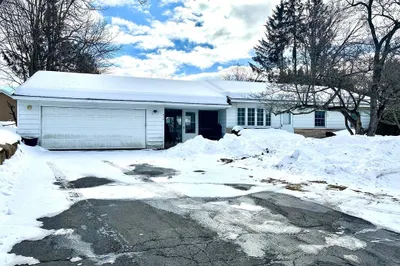 310 Palmer Rd 1