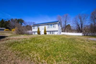 16 Meadow Rd