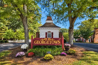 57 Williamsburg Dr #57 1