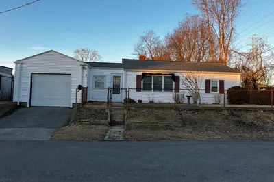 8 Ivanhoe Ave