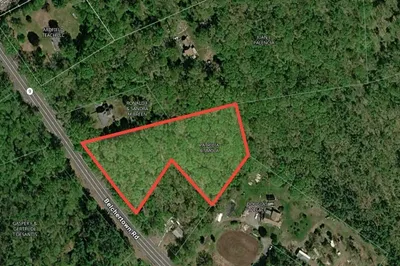 395 Belchertown Rd 1