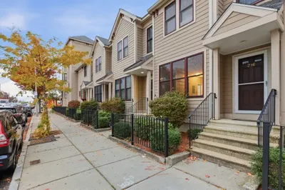 214 Humboldt Ave #214