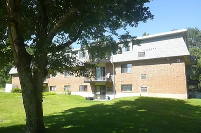 176 Maple Ave #3-4