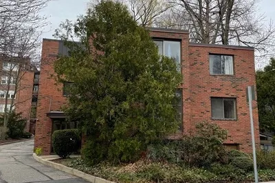 17 Healey St #202