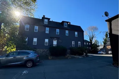 27 State St #1 1