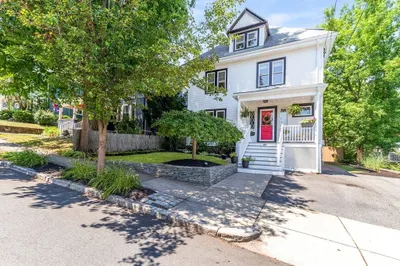 24 Bartlett Street