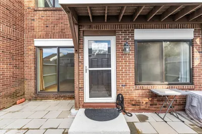 9 Rosewood Dr #9