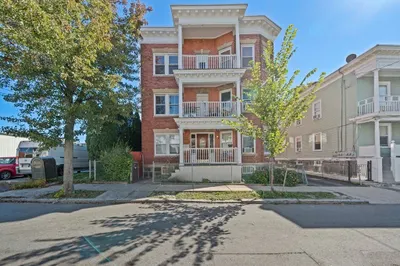 25 Perkins St