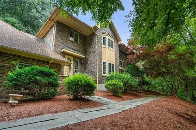 11 Cobblestone Ln 1