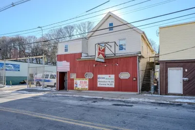 240 Essex St 1