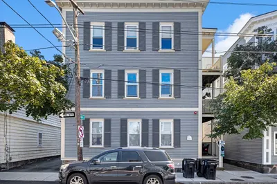 131 Derby St #3R