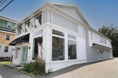 487 Humphrey St 1