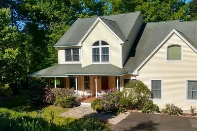 211 Sunset Dr 1