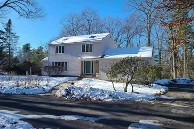 285 E Dunstable Rd