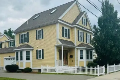 108 Leicester St #108