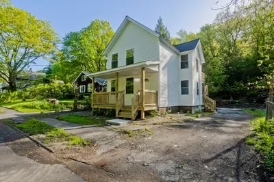 231 Hope St 1