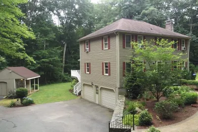 37 William Casey Rd