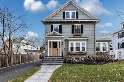 59 Crest Street