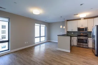 33 Rogers St. #617