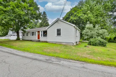 206 Snake Hill Rd
