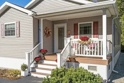 41 Peggi Ln 1
