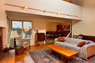 8 Bond St #8 1