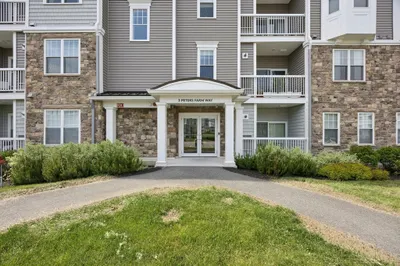 3103 Peters Farm Way #103 1