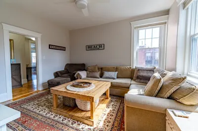 164 Strathmore Rd #17