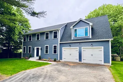 22 Holly Road