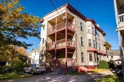 176 Elm St #1