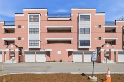 60-r Gibson St #B1