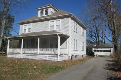 93 Main St