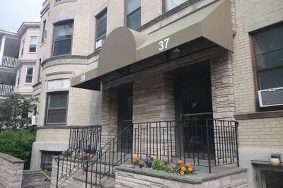 37 Saint Paul St #G2