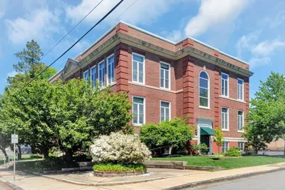 122 Sharon Street #203