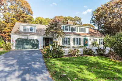 64 Cotuit Bay Dr