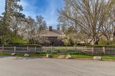 638 Bay Road 1