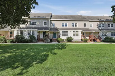 6 MaybErry DrivE #E 1