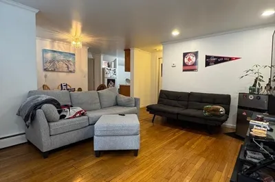 92 Strathmore Rd #1B