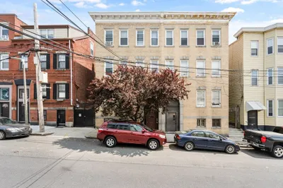 23 Eutaw St