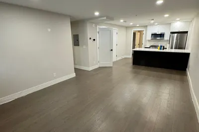 535 Newbury St #1