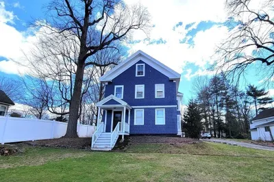 207 Pleasant St #2