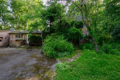 60 Thaxter Street 1
