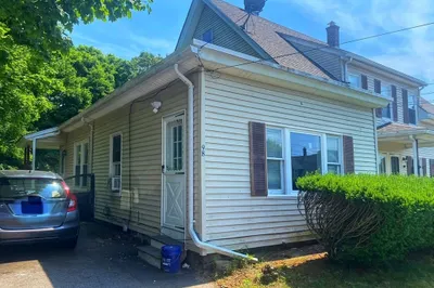98-102 Cottage St #98
