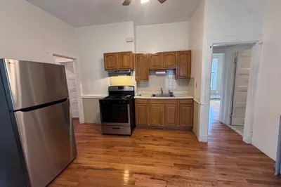 27 Gaston St #1