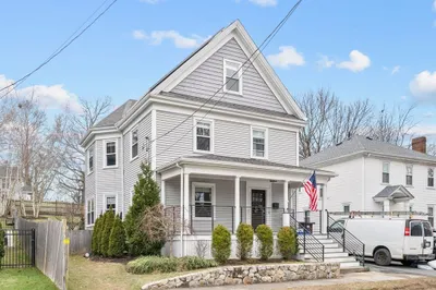 61 Sheldon St 1