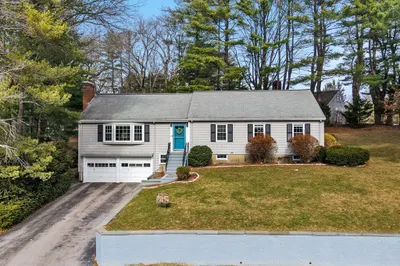 15 Spring Valley Rd