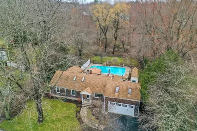 16 Tanyard Rd 1